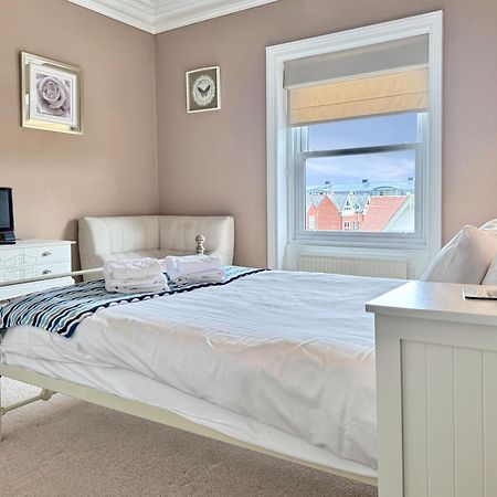 Apartment Victoria With Free Parking Scarborough Exterior foto