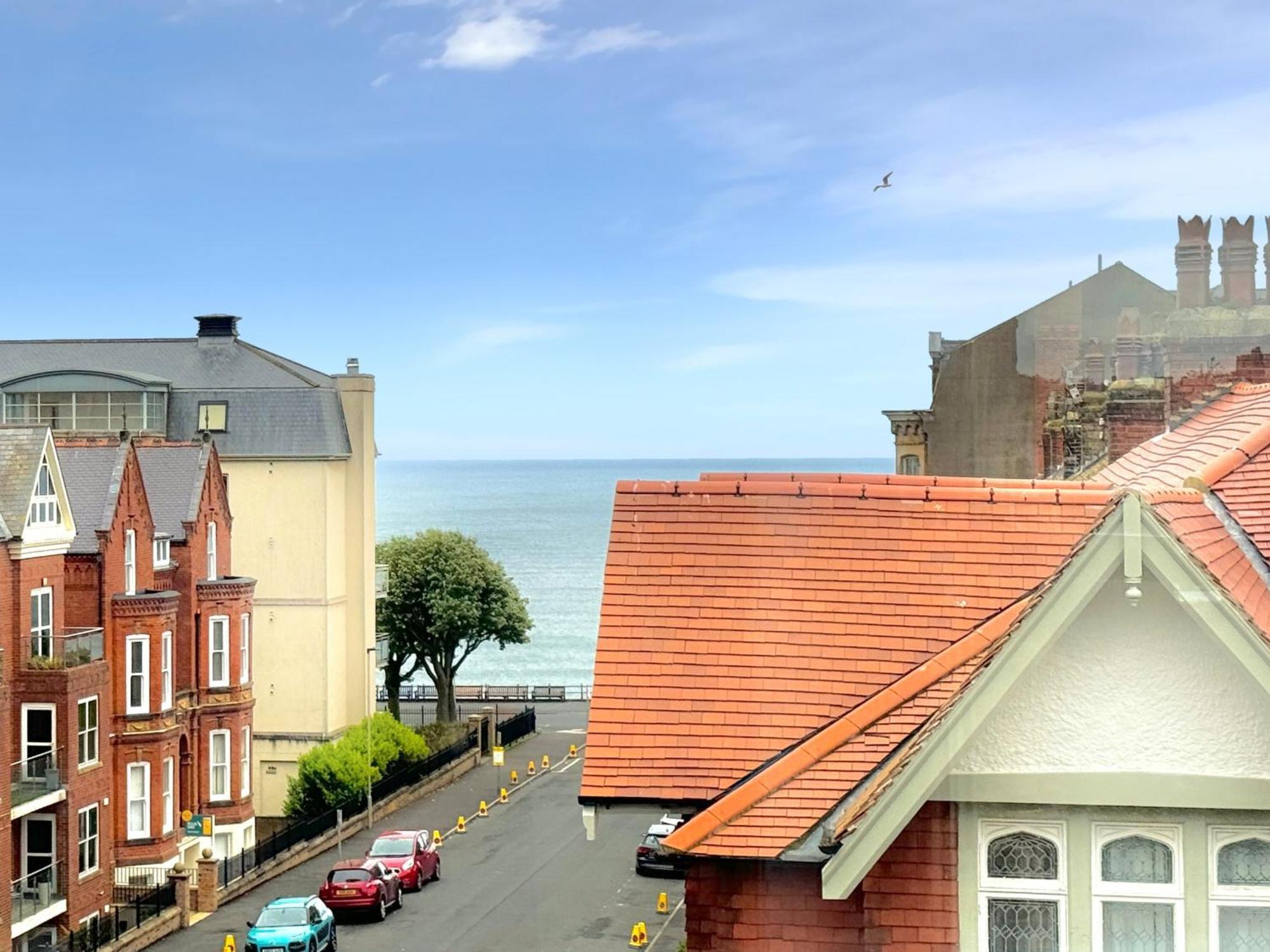 Apartment Victoria With Free Parking Scarborough Exterior foto